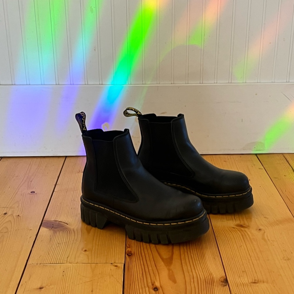 Women’s Dr. Marten Audrick Nappa Black Leather Platform Chelsea Boot Size 7
